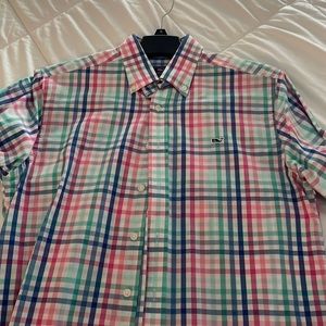 stylish vineyard vines button down